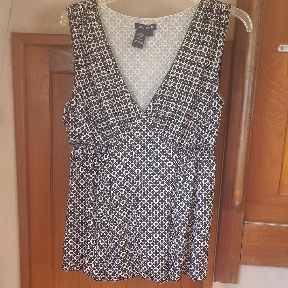 Max Edition Black and White Women's Top